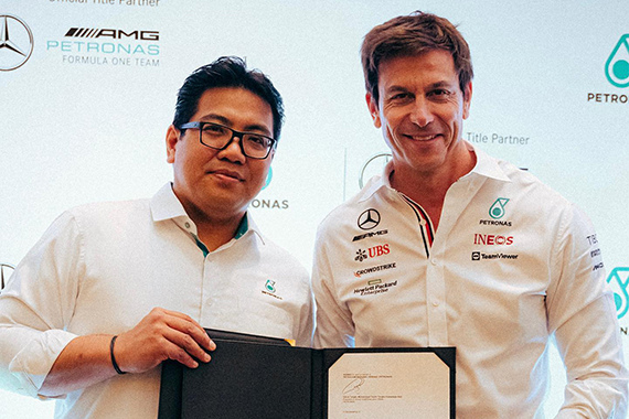 Команда Mercedes AMG F1 и компания Petronas объявили о продлении титульного и технического партнерства