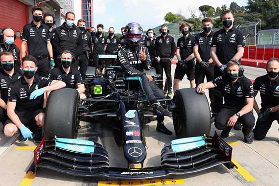 Команда Mercedes вернула себе лидерство в Кубке конструкторов на прошедшем Гран При Венгрии.