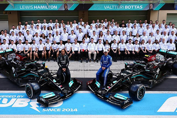 Команда Mercedes-AMG Petronas F1 Team в 8-й раз завоевала Кубок конструкторов.